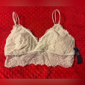 Abercrombie & Fitch Cream Lace Bralette